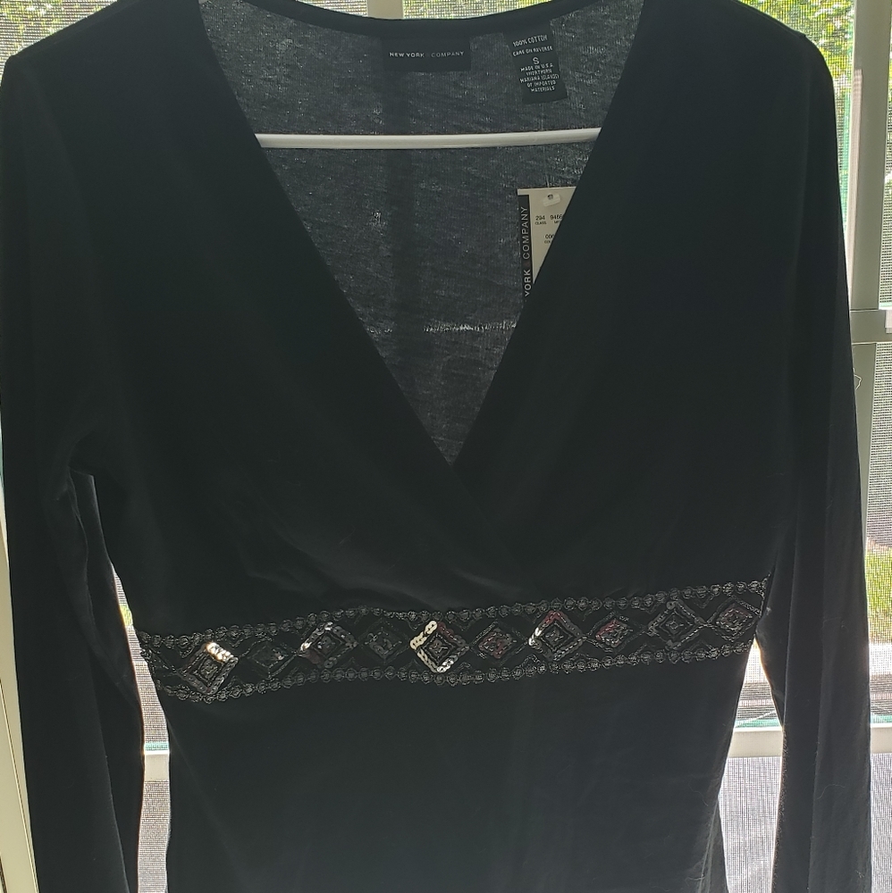 NWT New York & Company  Top Sized Small